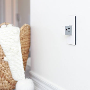 Legrand - AWP1G2PW4 - One-Gang Screwless Wall Plate with Microban - adorne - Powder White