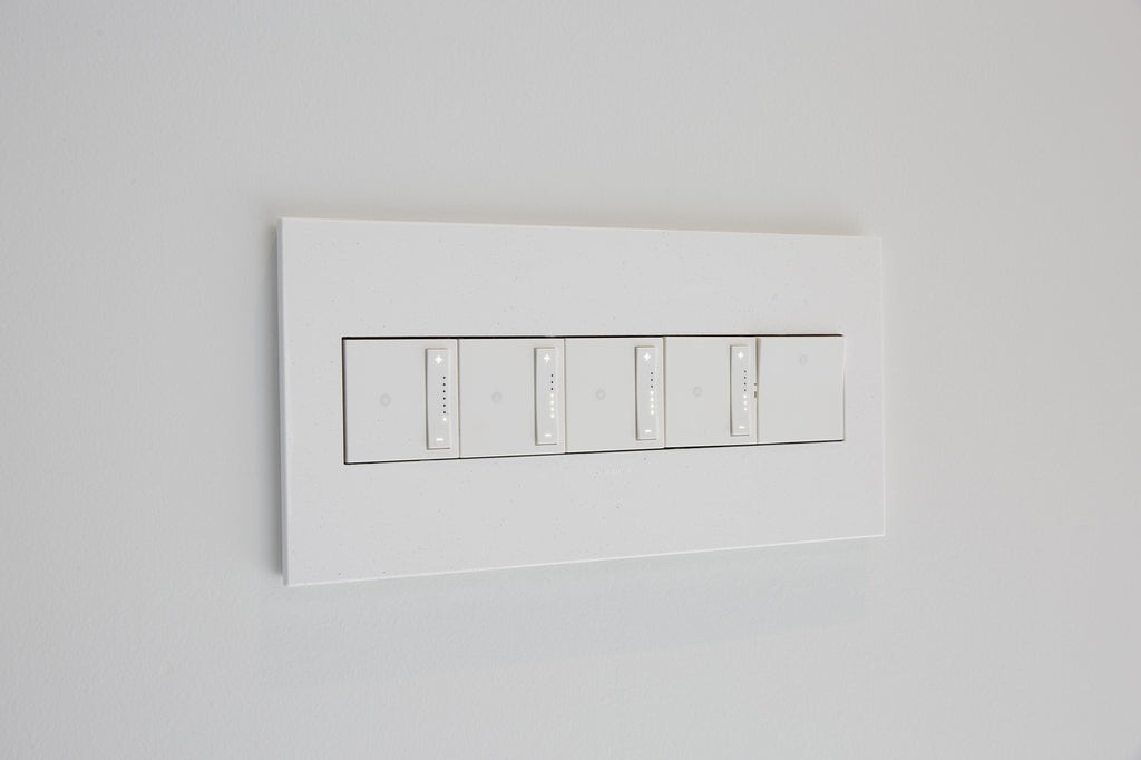 Legrand - AWP3GPW4 - Three-Gang Screwless Wall Plate with Microban - adorne - Powder White