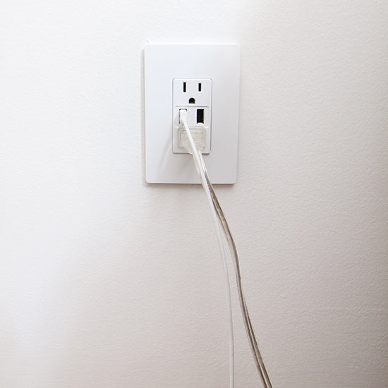 Legrand - TM826USBW - 15A Tamper-Resistant USB Outlet - radiant - White