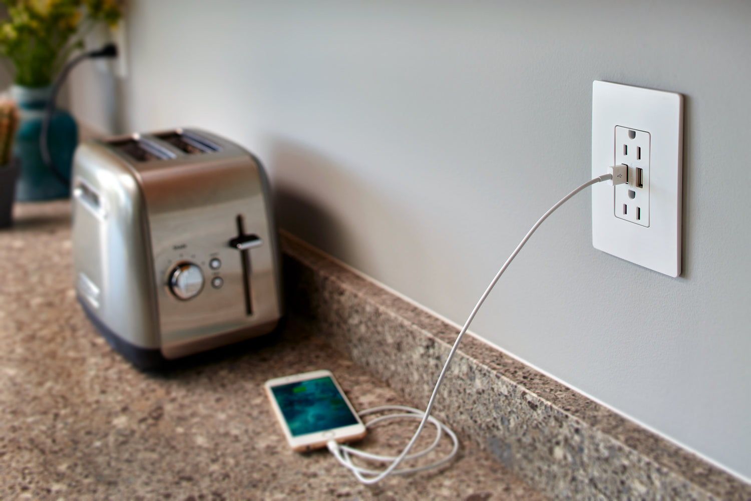Legrand - TM826USBW - 15A Tamper-Resistant USB Outlet - radiant - White
