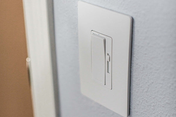 Legrand - RH703PTUW - Tru-Universal Single Pole/3-Way Dimmer - radiant - White