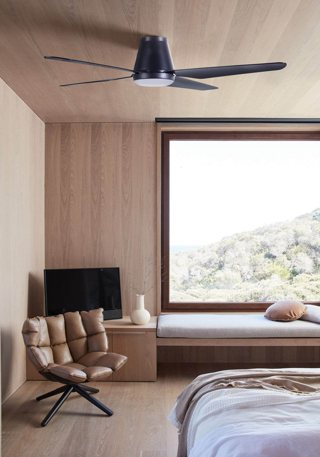 Beacon Lighting - 21300201 - 52``Ceiling Fan - Aria Hugger - Black