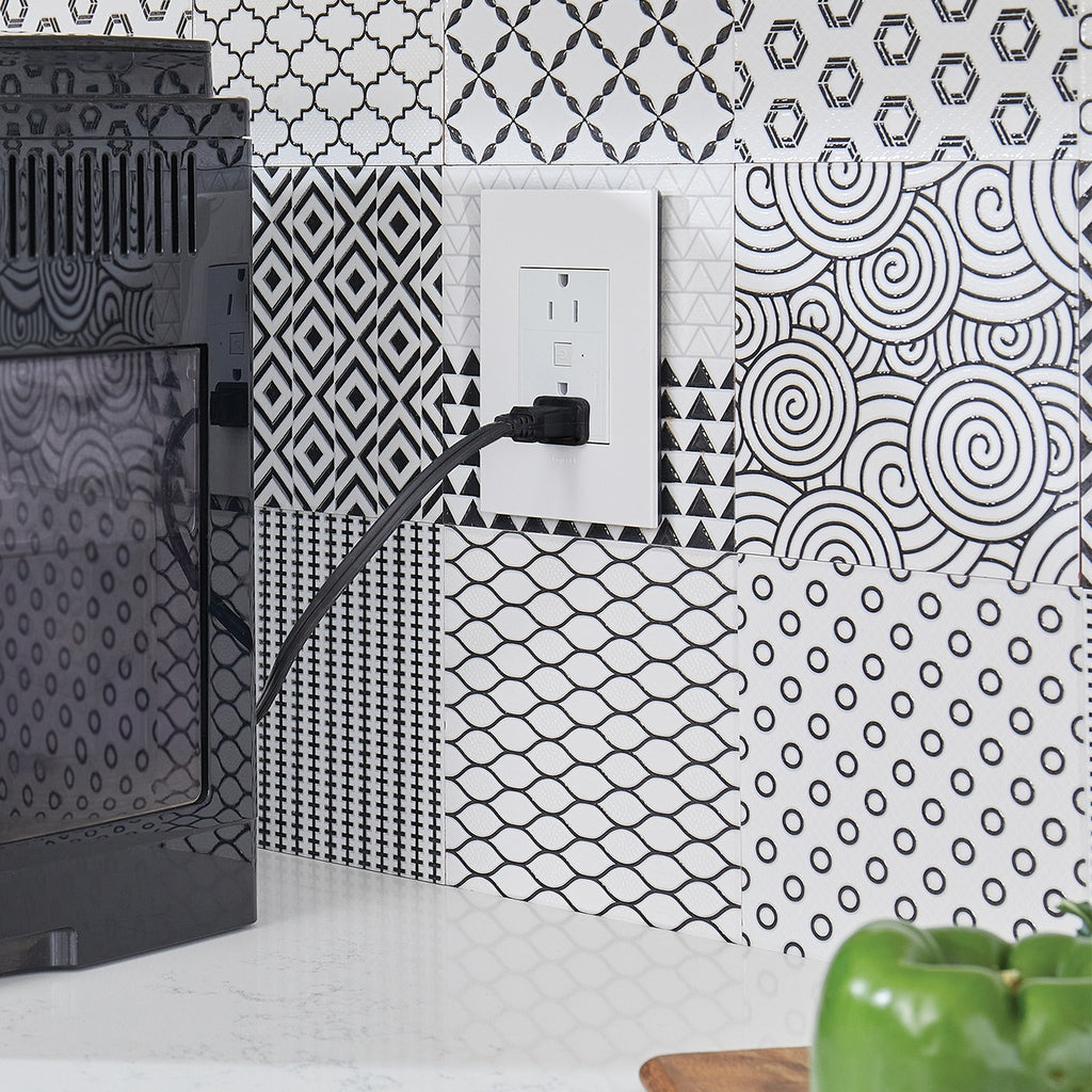 Legrand - WNAR153W1 - 15A Smart Outlet with Netatmo Plus-Size - adorne - White