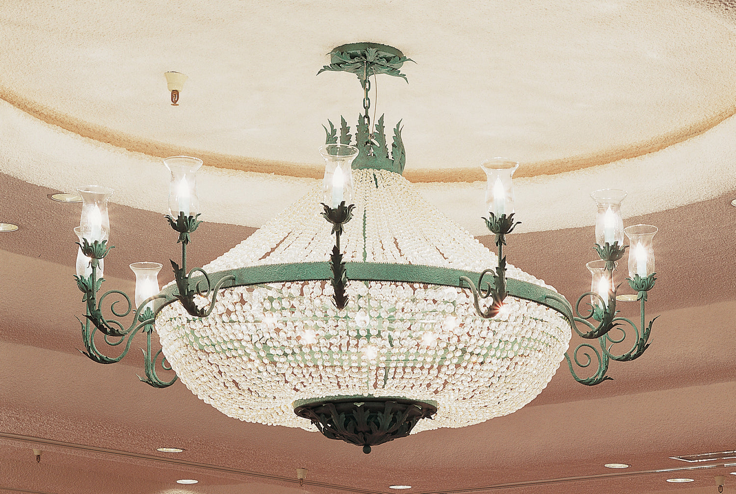 2nd Avenue - 01.0455.84 - 30 Light Chandelier - Crista - Golden Verde