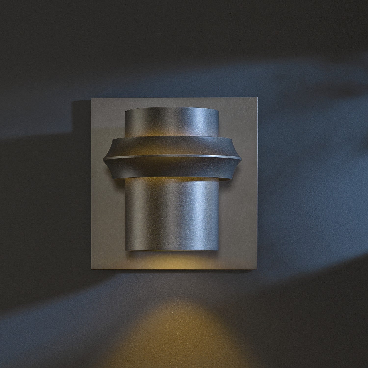 Hubbardton Forge - 304905-SKT-77 - Twilight Large Dark Sky Friendly Outdoor Sconce - Twilight - Coastal Dark Smoke