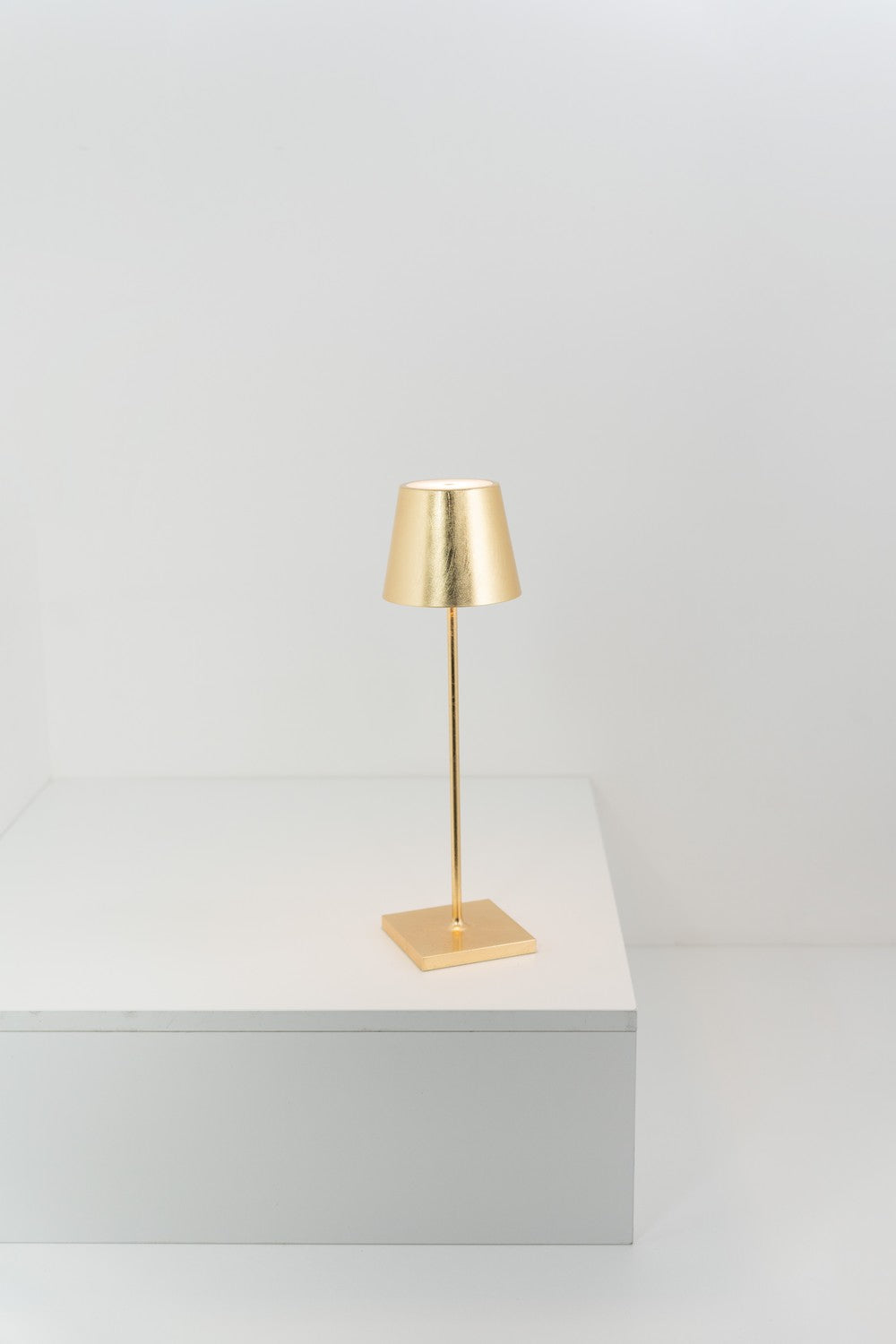 Zafferano - LD0340BFO - LED Table Lamp - Poldina Pro - Gold leaf