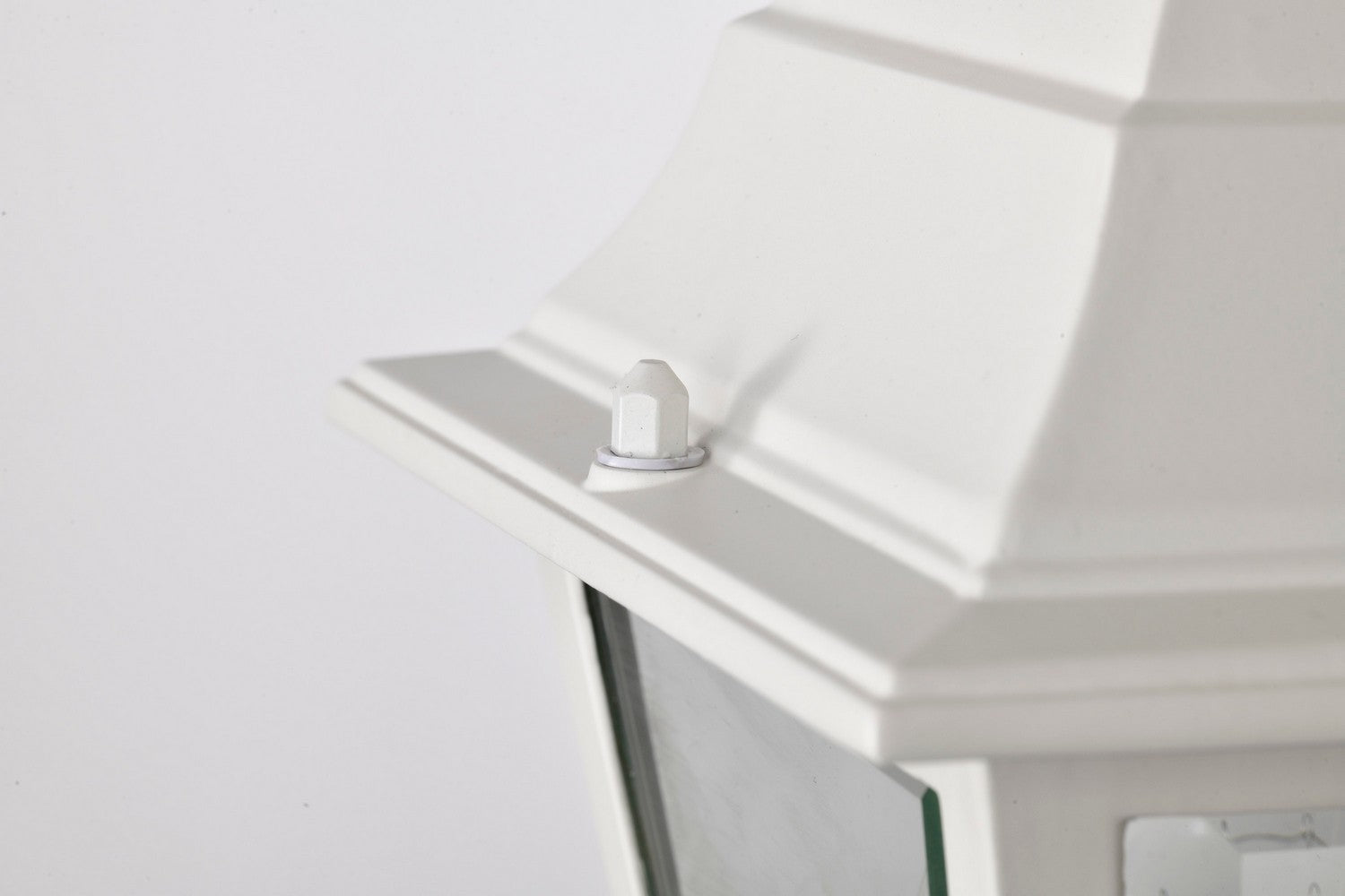 Nuvo Lighting - 60-546 - One Light Post Lantern - Briton - White