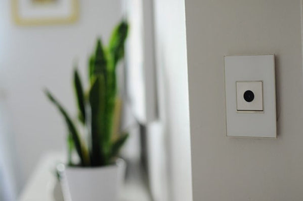 Legrand - AWM3GMWW4 - Three-Gang Screwless Wall Plate - adorne - Mirror White