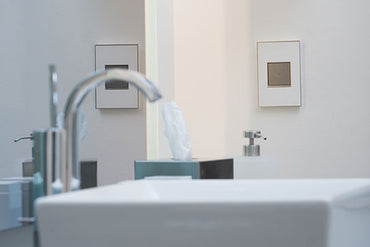 Legrand - AWM4GMWW4 - Four-Gang Screwless Wall Plate - adorne - Mirror White