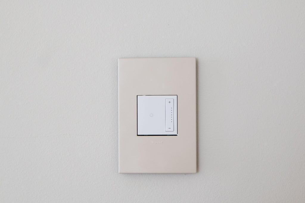 Legrand - AWP1G2OM - One-Gang-Plus Screwless Wall Plate with Microban - adorne - Oatmeal