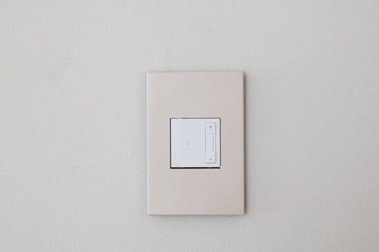 Legrand - AWP1G2OM - One-Gang-Plus Screwless Wall Plate with Microban - adorne - Oatmeal