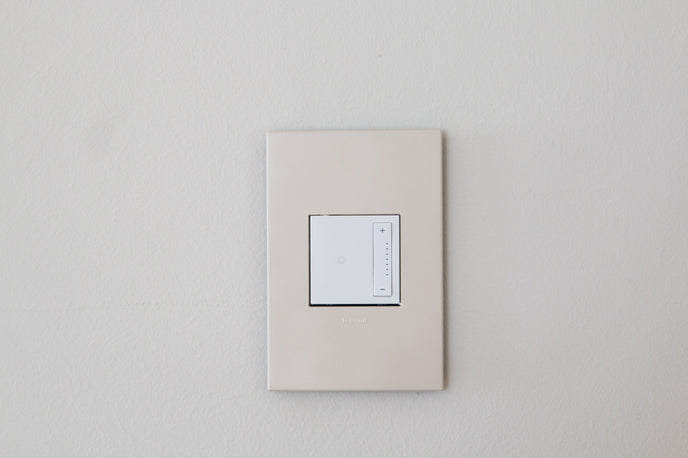 Legrand - AWP1G2OM - One-Gang-Plus Screwless Wall Plate with Microban - adorne - Oatmeal