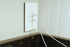 Legrand - AWP1G2WH6 - One-Gang Screwless Wall Plate with Microban - adorne - Gloss White