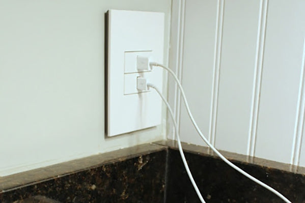 Legrand - AWP1G2WH6 - One-Gang Screwless Wall Plate with Microban - adorne - Gloss White