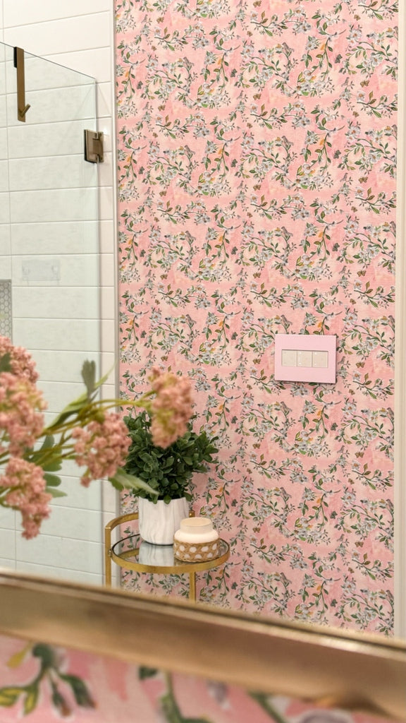 Legrand - AWP3GRA - Three-Gang Screwless Wall Plate with Microban - adorne - Rosa