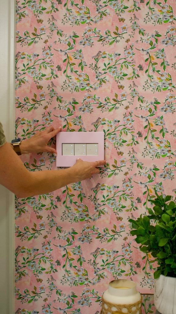 Legrand - AWP3GRA - Three-Gang Screwless Wall Plate with Microban - adorne - Rosa