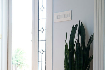 Legrand - AWP6GWH1 - Six-Gang Screwless Wall Plate with Microban - adorne - Gloss White
