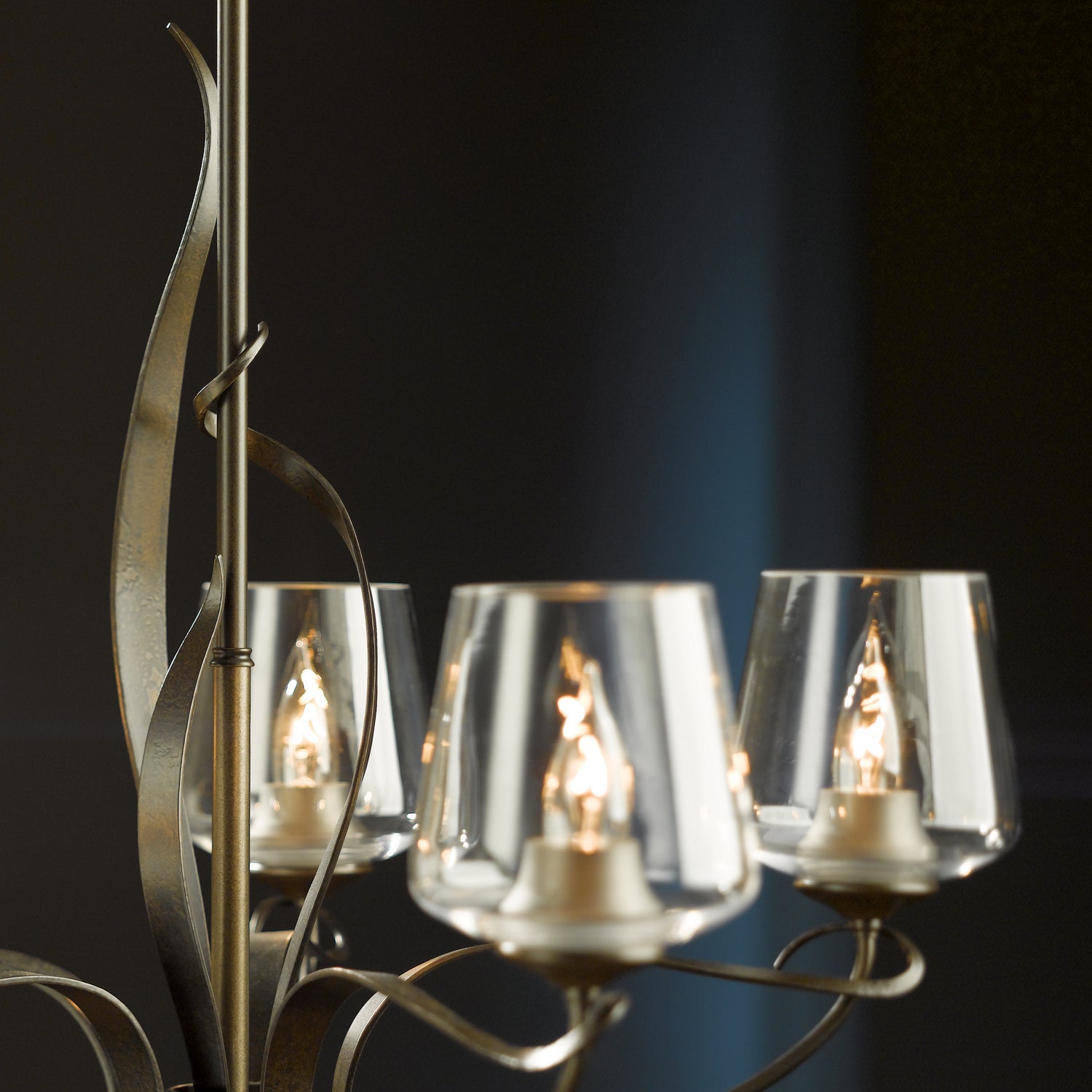 Hubbardton Forge - 103040-SKT-05-ZM0236 - Flora 5 Arm Chandelier - Flora - Bronze