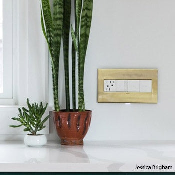 Legrand - ARPS152W4 - 15A Energy-Saving On/Off Outlet - adorne - White