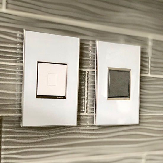 Legrand - ARPTR151GM2 - 15A One-Gang Pop-Out Outlet - adorne - Magnesium