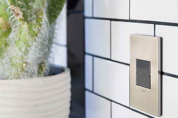 Legrand - AWC1G2BS4 - One-Gang Screwless Wall Plate - adorne - Brushed Stainless Steel