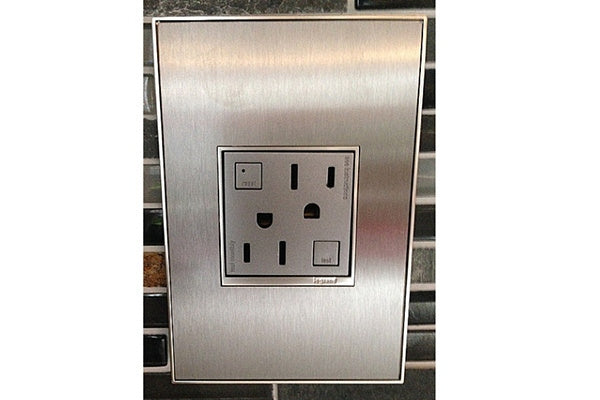 Legrand - AWM1G2MS4 - One-Gang Screwless Wall Plate - adorne - Brushed Stainless