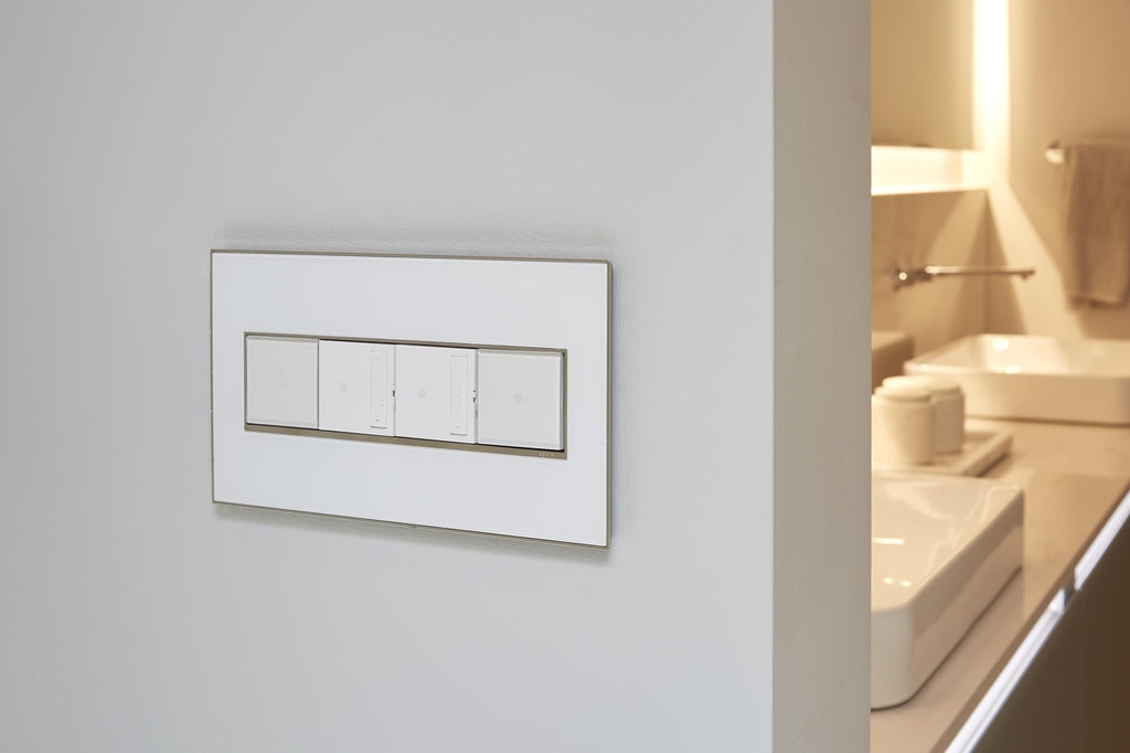 Legrand - AWM1G2MW4 - One-Gang Screwless Wall Plate - adorne - Mirror White
