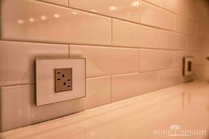 Legrand - AWM1G2MW4 - One-Gang Screwless Wall Plate - adorne - Mirror White