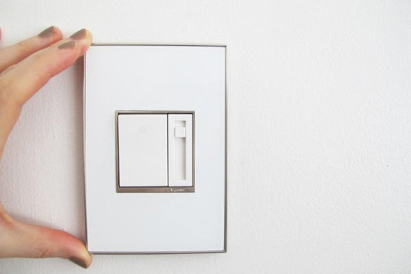 Legrand - AWM1G2MW4 - One-Gang Screwless Wall Plate - adorne - Mirror White