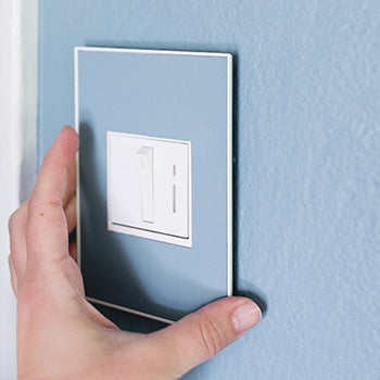 Legrand - AWM1G2W4 - One-Gang Screwless Wall Plate Trim - adorne - White