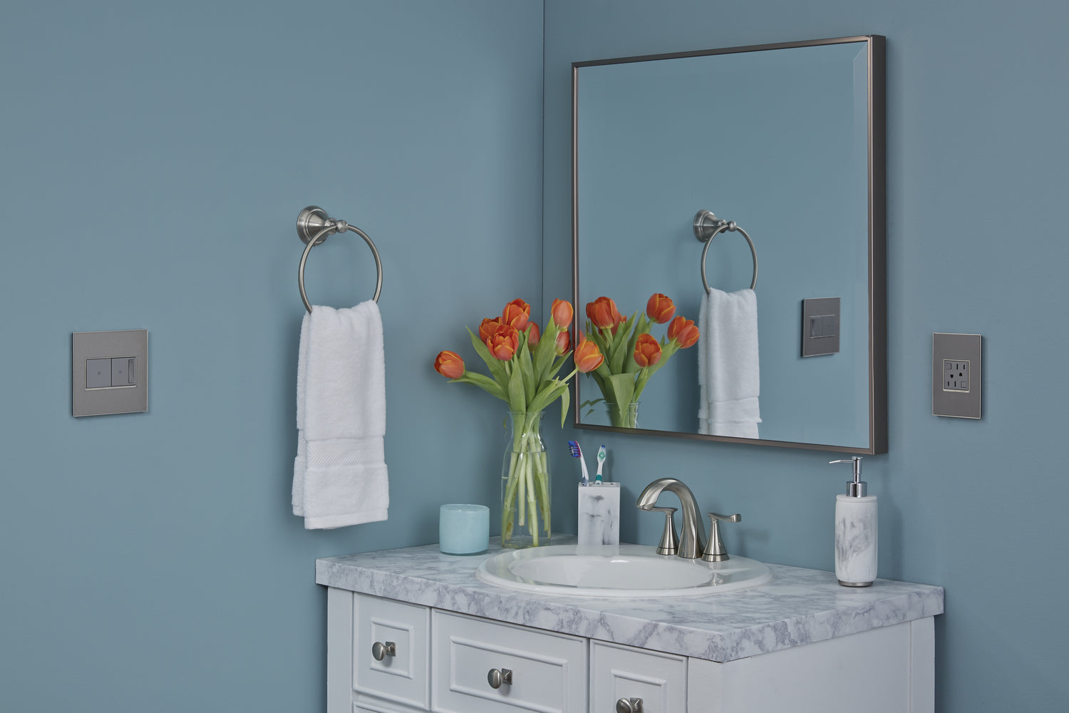 Legrand - AWM2GMS4 - Two-Gang Screwless Wall Plate - adorne - Brushed Stainless