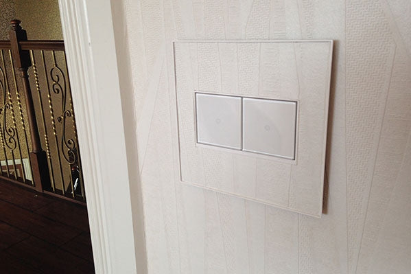 Legrand - AWM2GW4 - Two-Gang Screwless Wall Plate Trim - adorne - White
