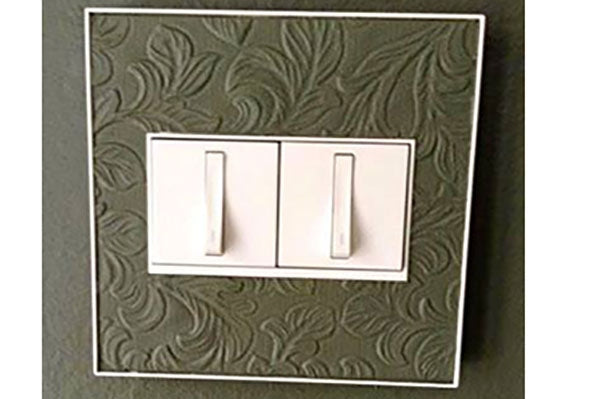 Legrand - AWM2GW4 - Two-Gang Screwless Wall Plate Trim - adorne - White