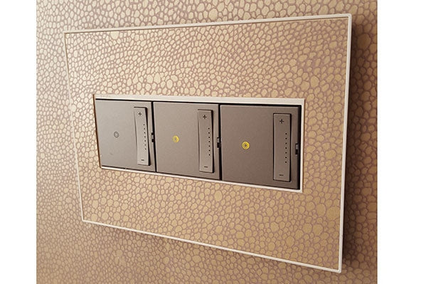 Legrand - AWM3GW4 - Three-Gang Screwless Wall Plate Trim - adorne - White