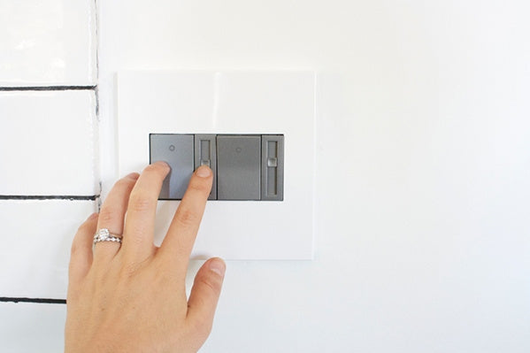 Legrand - ADPD4FBL3P2M4 - 0-10V Paddle Dimmer with Microban - adorne - Magnesium