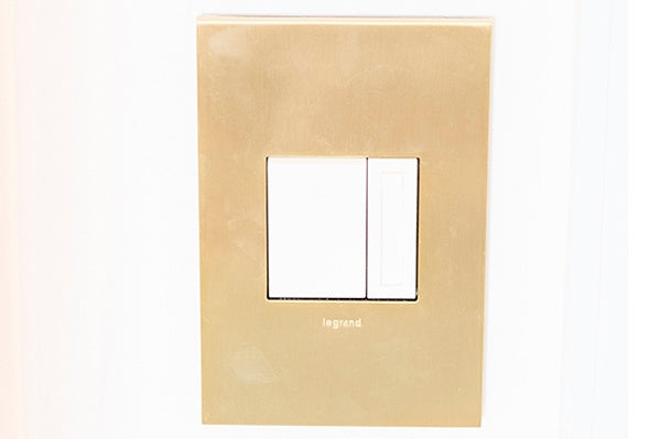 Legrand - ADPD4FBL3P2W4 - 0-10V Paddle Dimmer with Microban - adorne - White