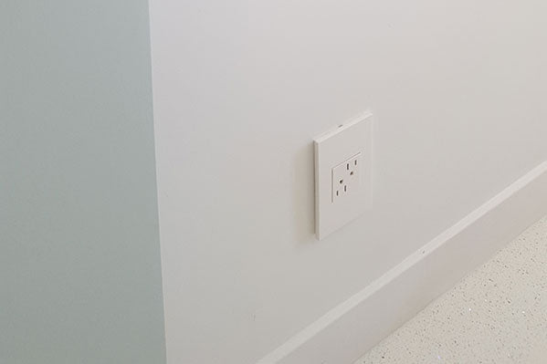 Legrand - ARTR152W4 - 15A Dual Tamper-Resistant Outlet - adorne - White