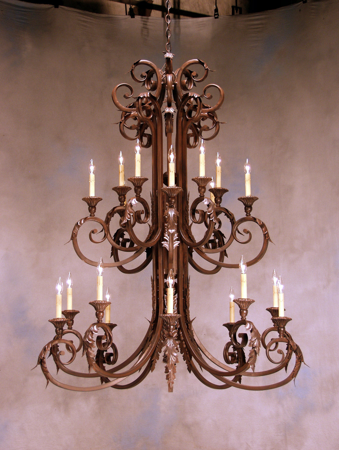 2nd Avenue - 01.0810.48 - 20 Light Chandelier - Serratina - Rustic Iron