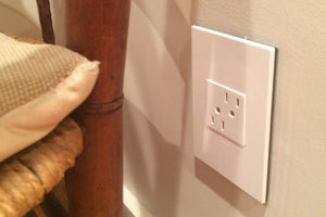 Legrand - AWP1G2WHW10 - One-Gang Screwless Wall Plate with Microban - adorne - Gloss White on White