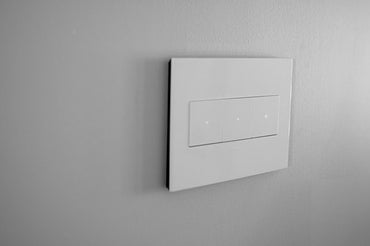 Legrand - AWP3GWHW4 - Three-Gang Screwless Wall Plate with Microban - adorne - Gloss White on White