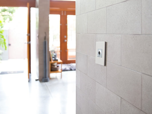 Legrand - AWP5GWHW1 - Five-Gang Screwless Wall Plate with Microban - adorne - Gloss White on White