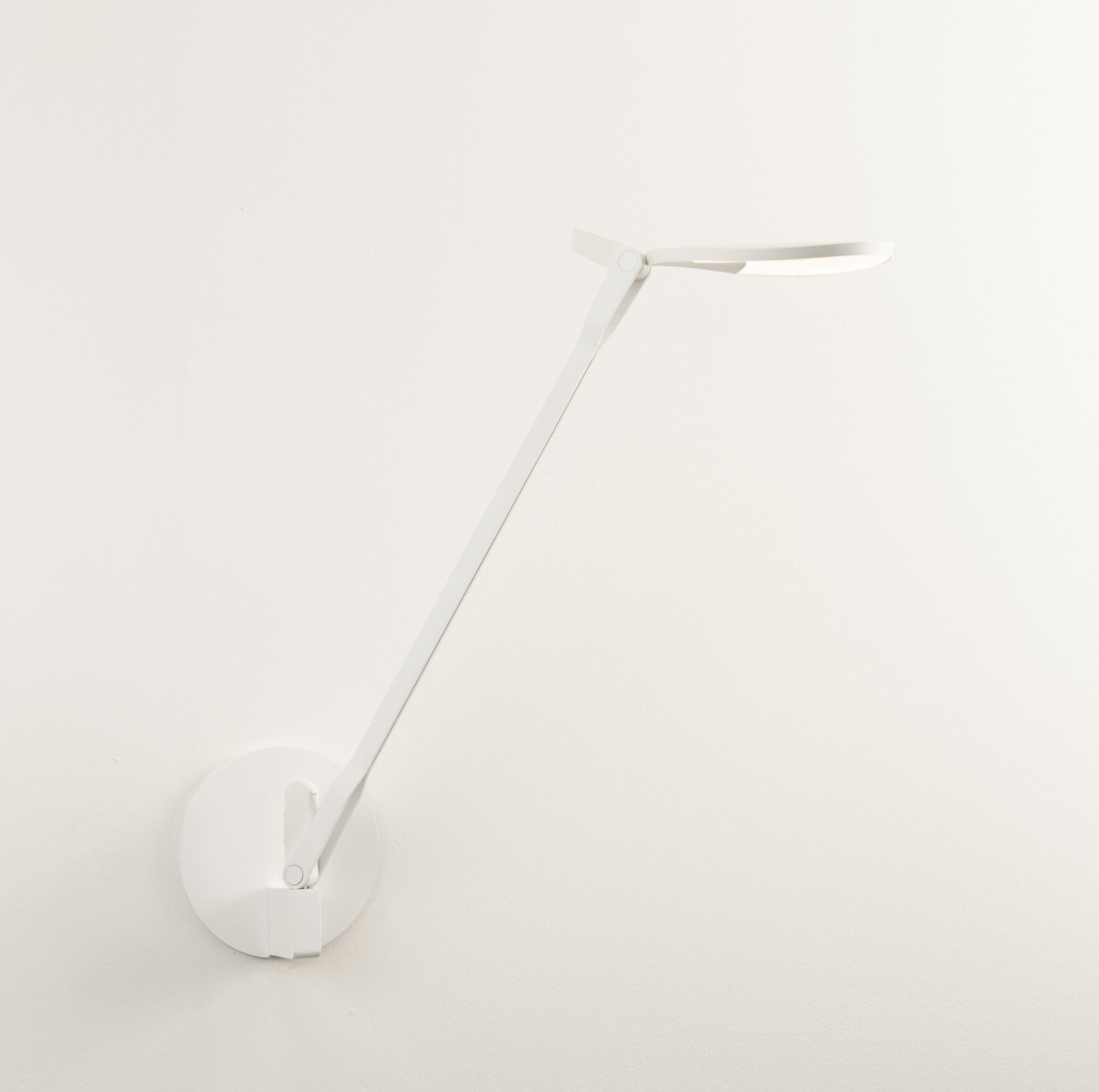 Koncept - SPY-W-MWT-USB-HWS - LED Desk Lamp - Splitty - Matte White