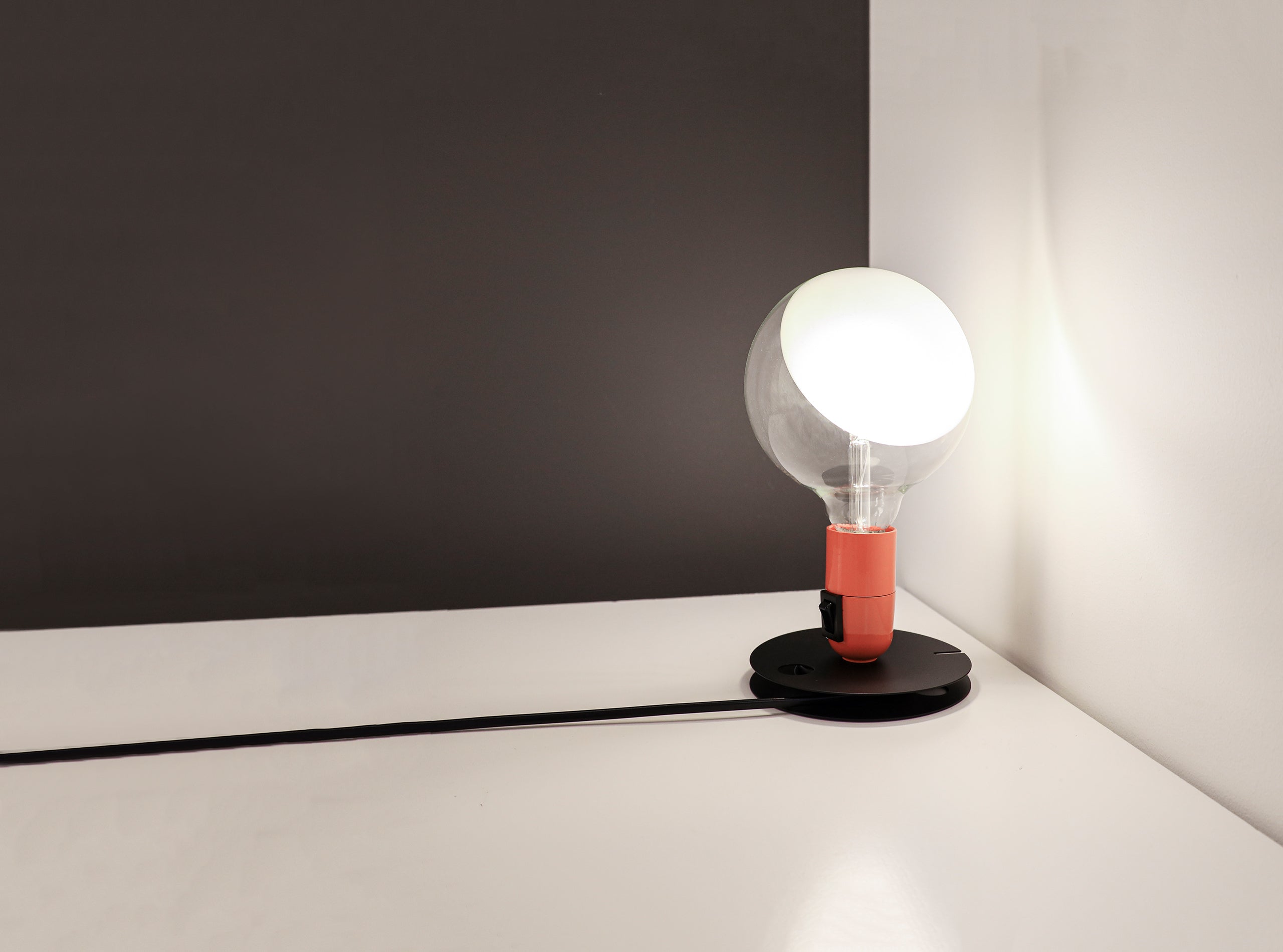 Lampadina LED Table Lamp