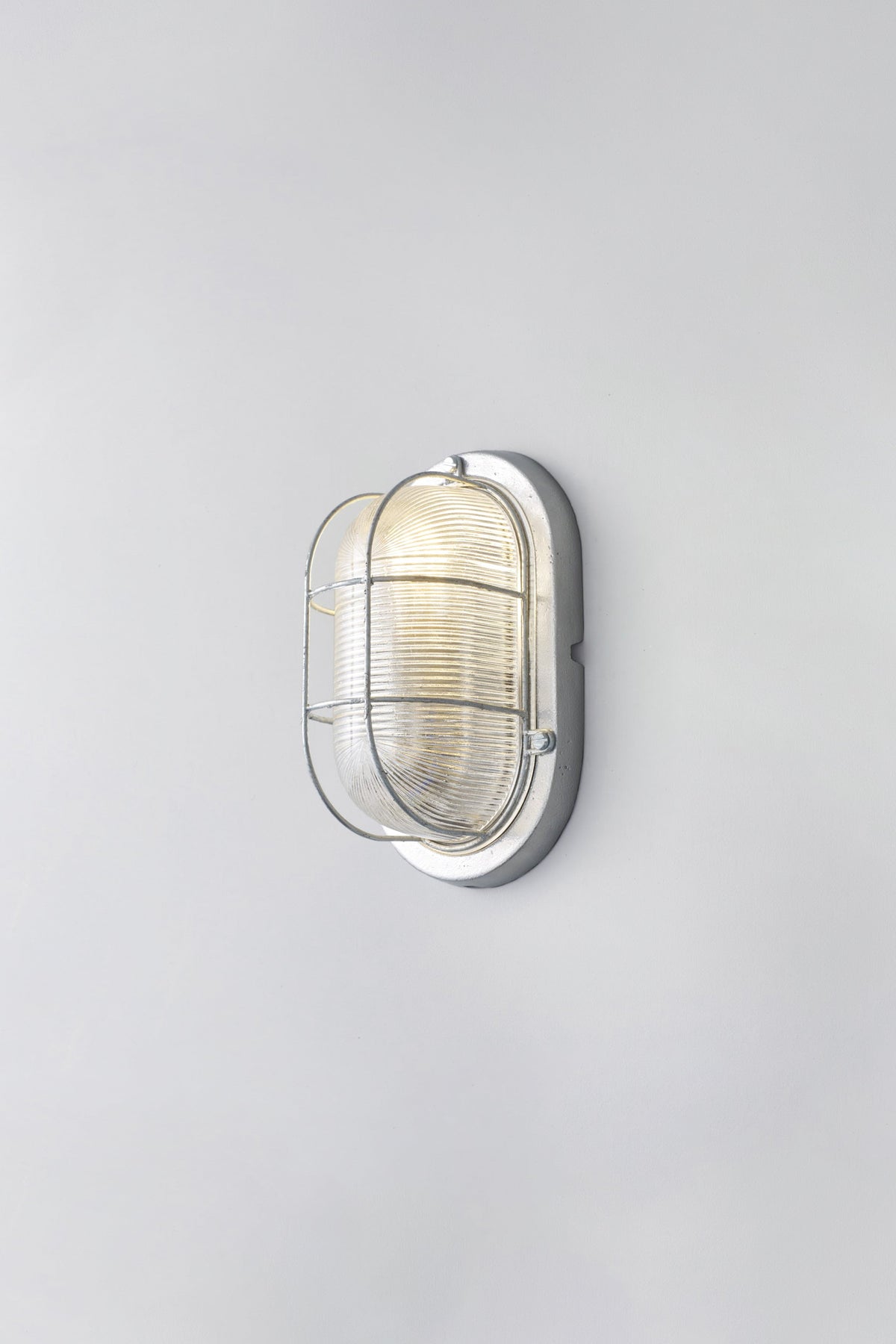 Original BTC - Oval Aluminum Bulkhead With Guard 7003