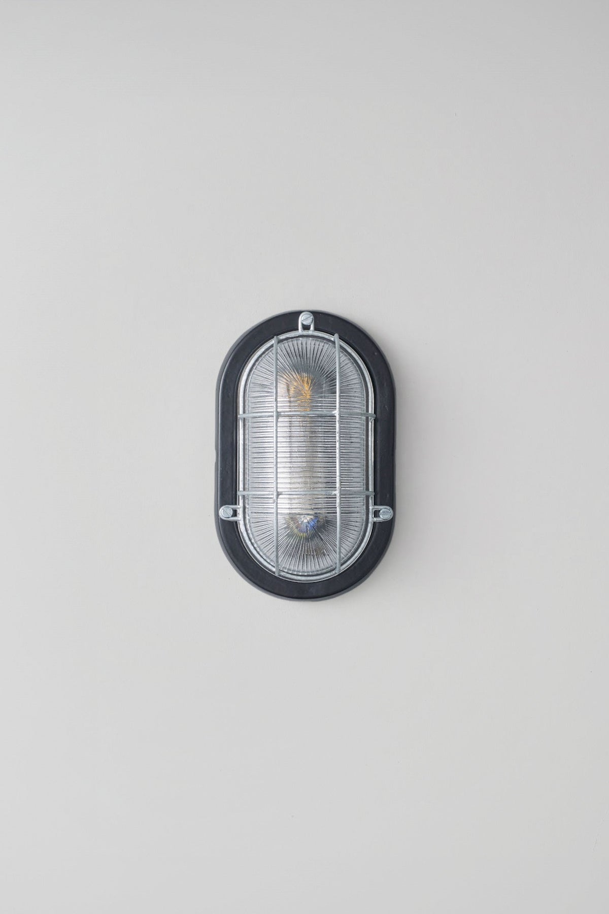 Original BTC - Oval Aluminum Bulkhead With Guard 7003