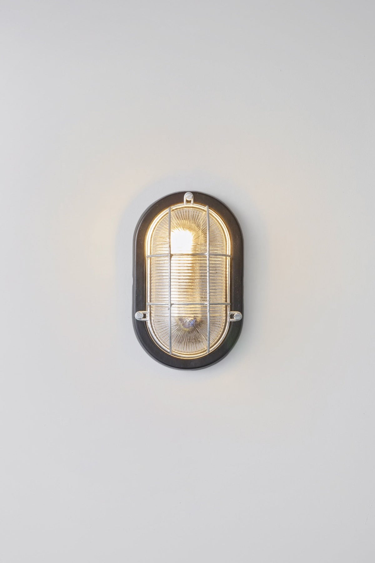 Original BTC - Oval Aluminum Bulkhead With Guard 7003
