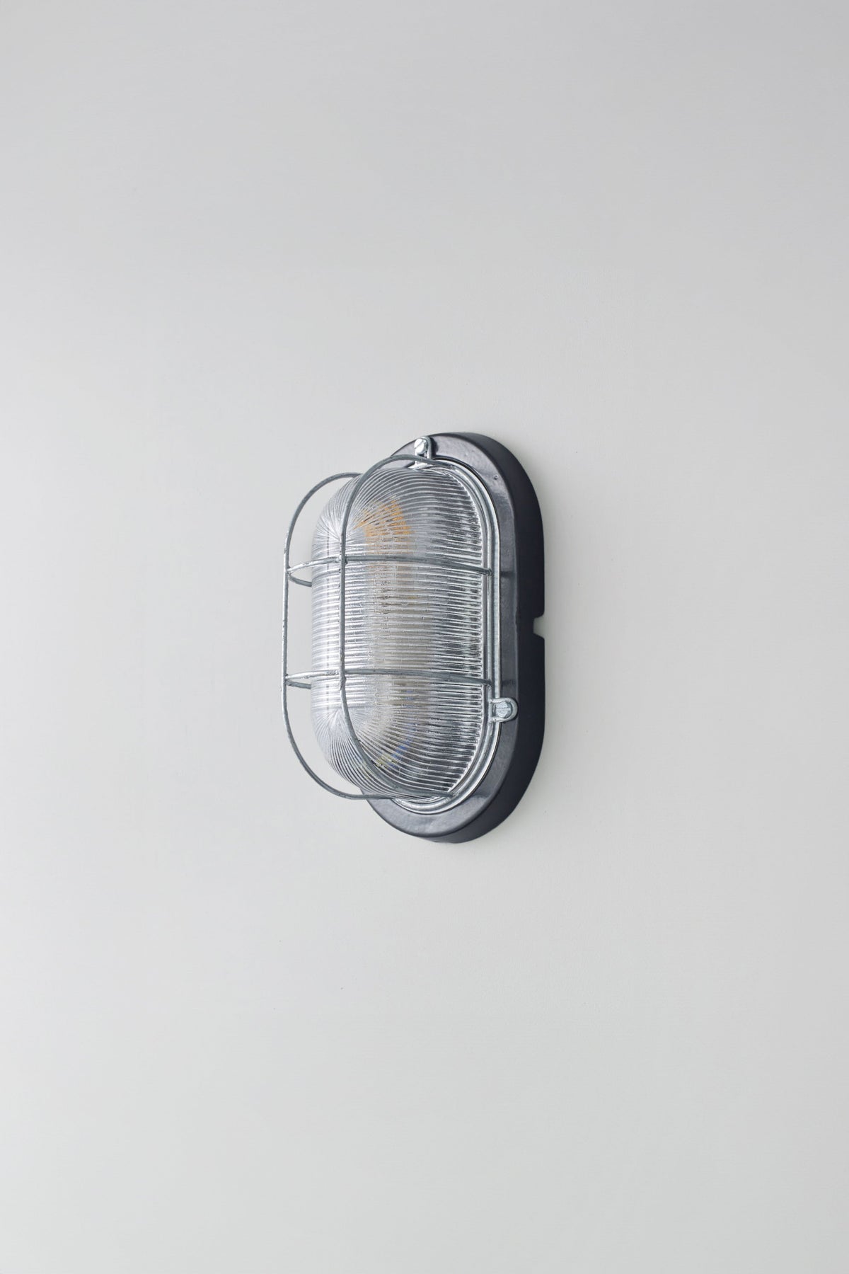 Original BTC - Oval Aluminum Bulkhead With Guard 7003
