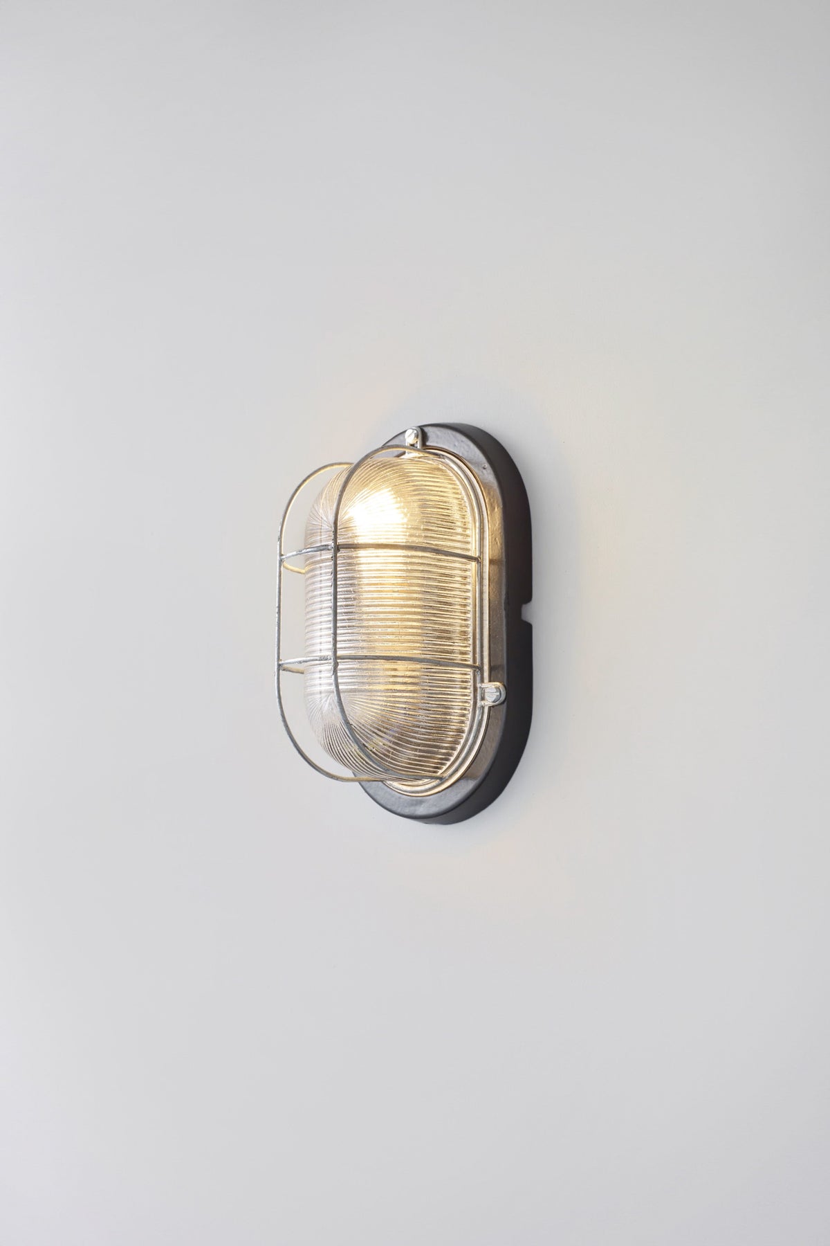 Original BTC - Oval Aluminum Bulkhead With Guard 7003