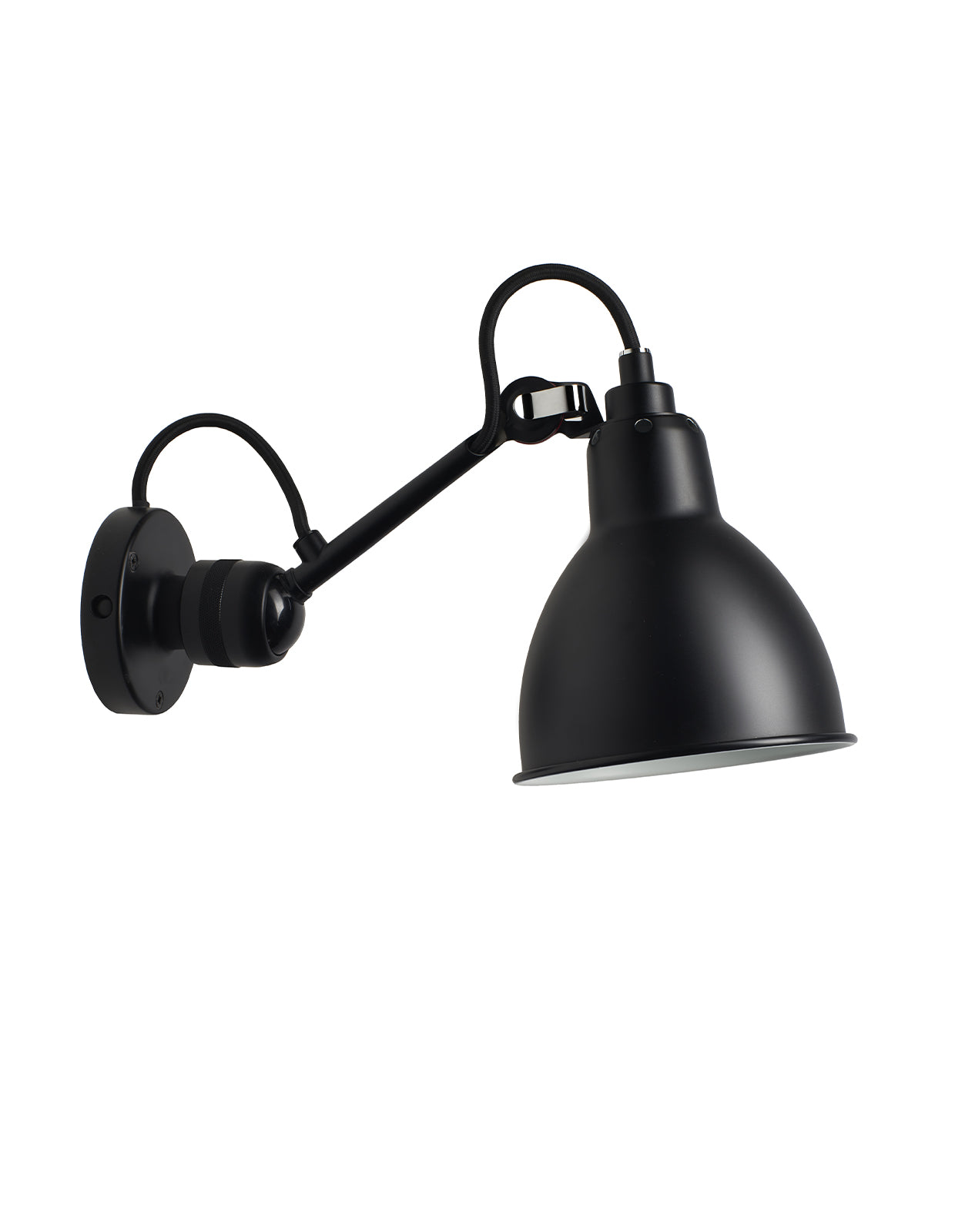 Steel spotlight. This spotlight is a benchmark in the world of lighting. Discreet and beautifully crafted, this lamp is distinguis