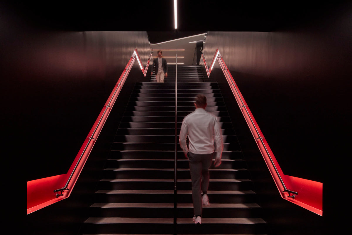 Showcasing recessed linear lighting